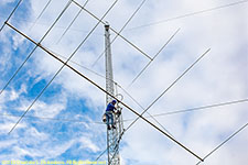 Paul straightening sidemount antenna